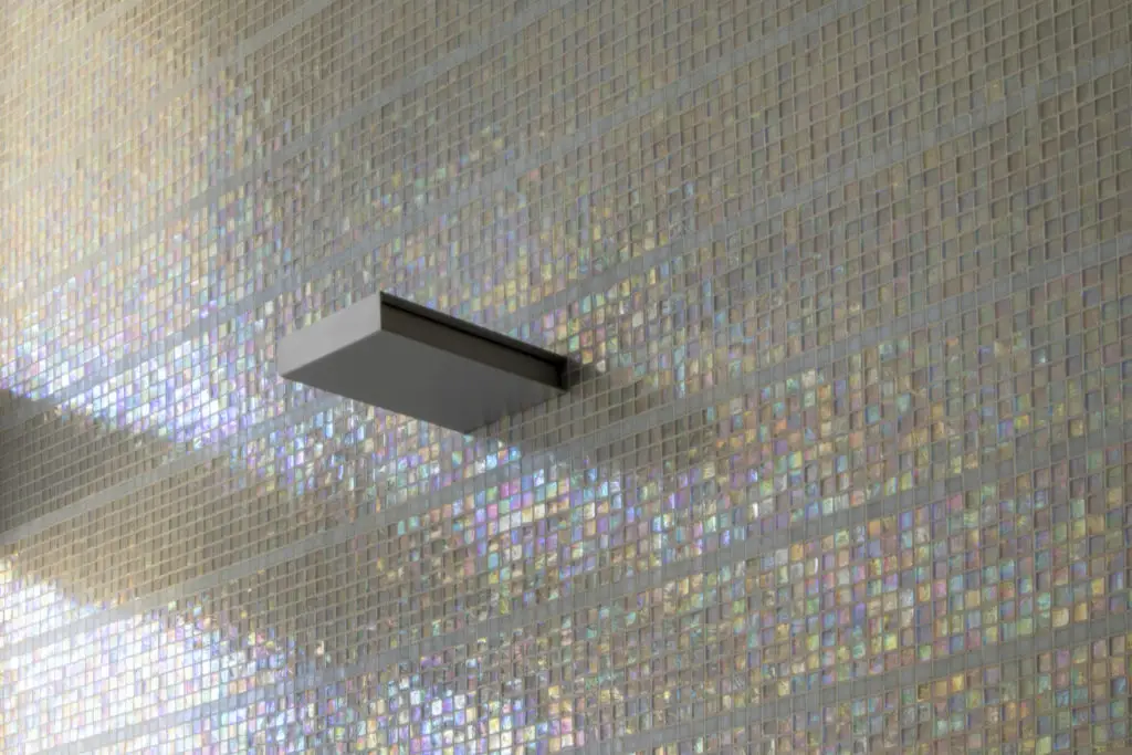 mosaique multicolore murale